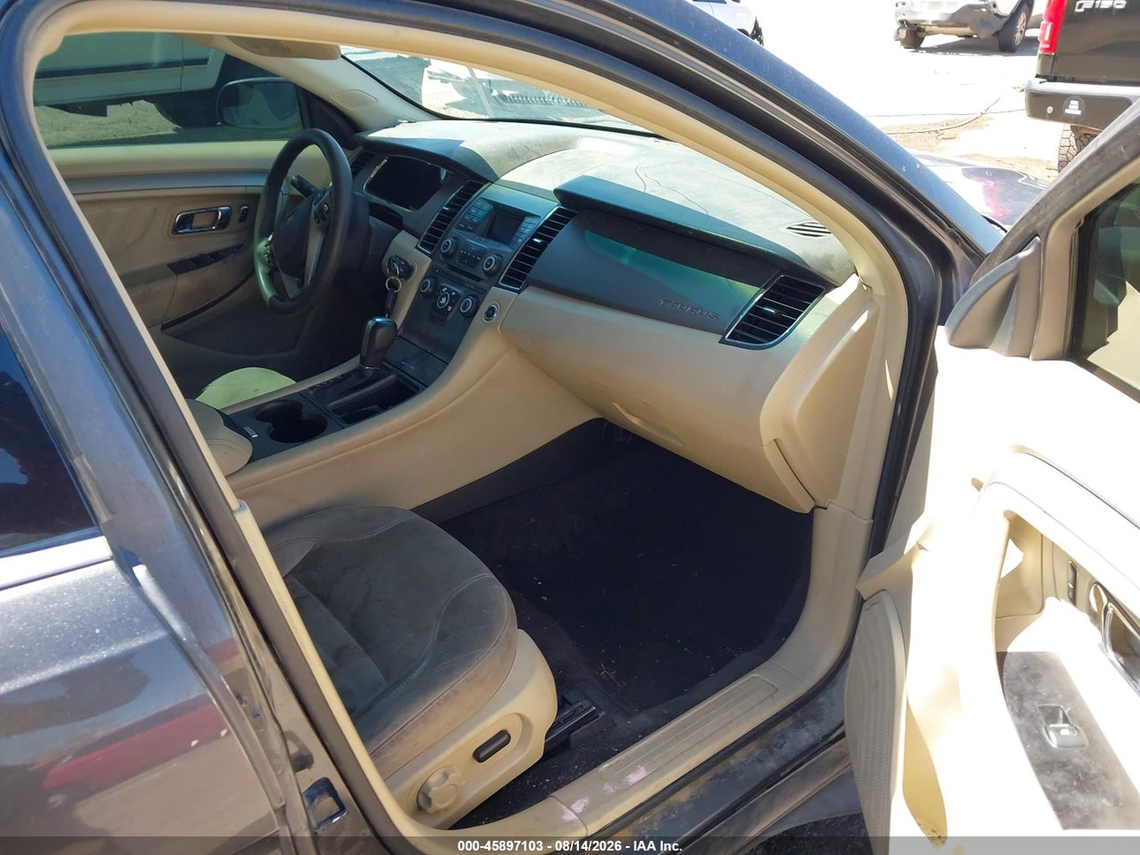 2015 FORD TAURUS SE · 5/11