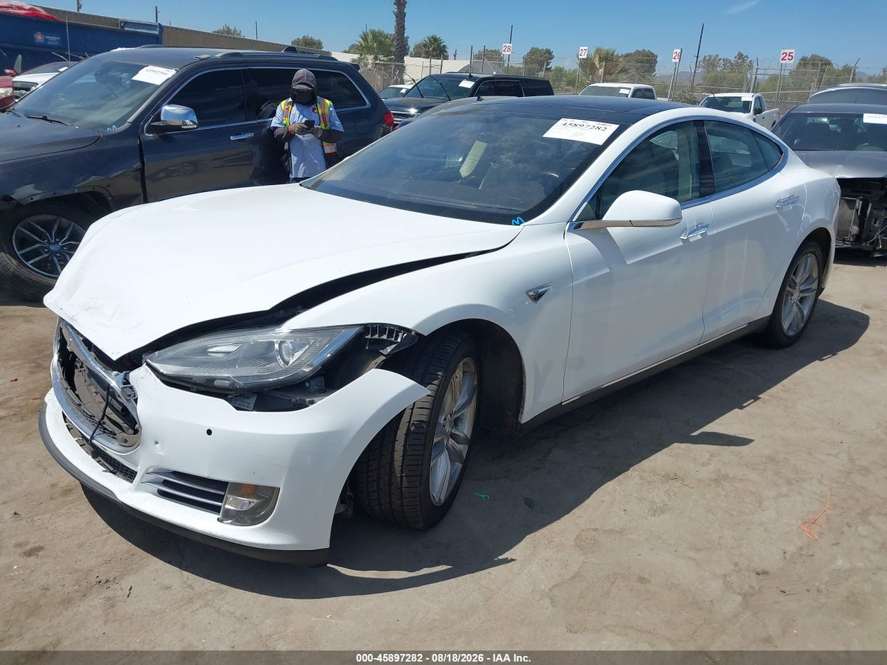 2014 TESLA MODEL S P85 · 2/9