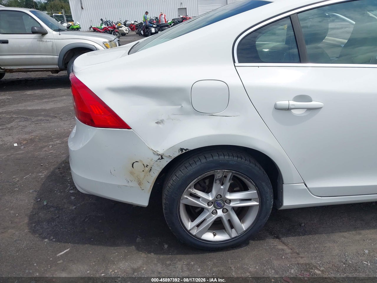 2015 VOLVO S60 T5 PREMIER · 6/11