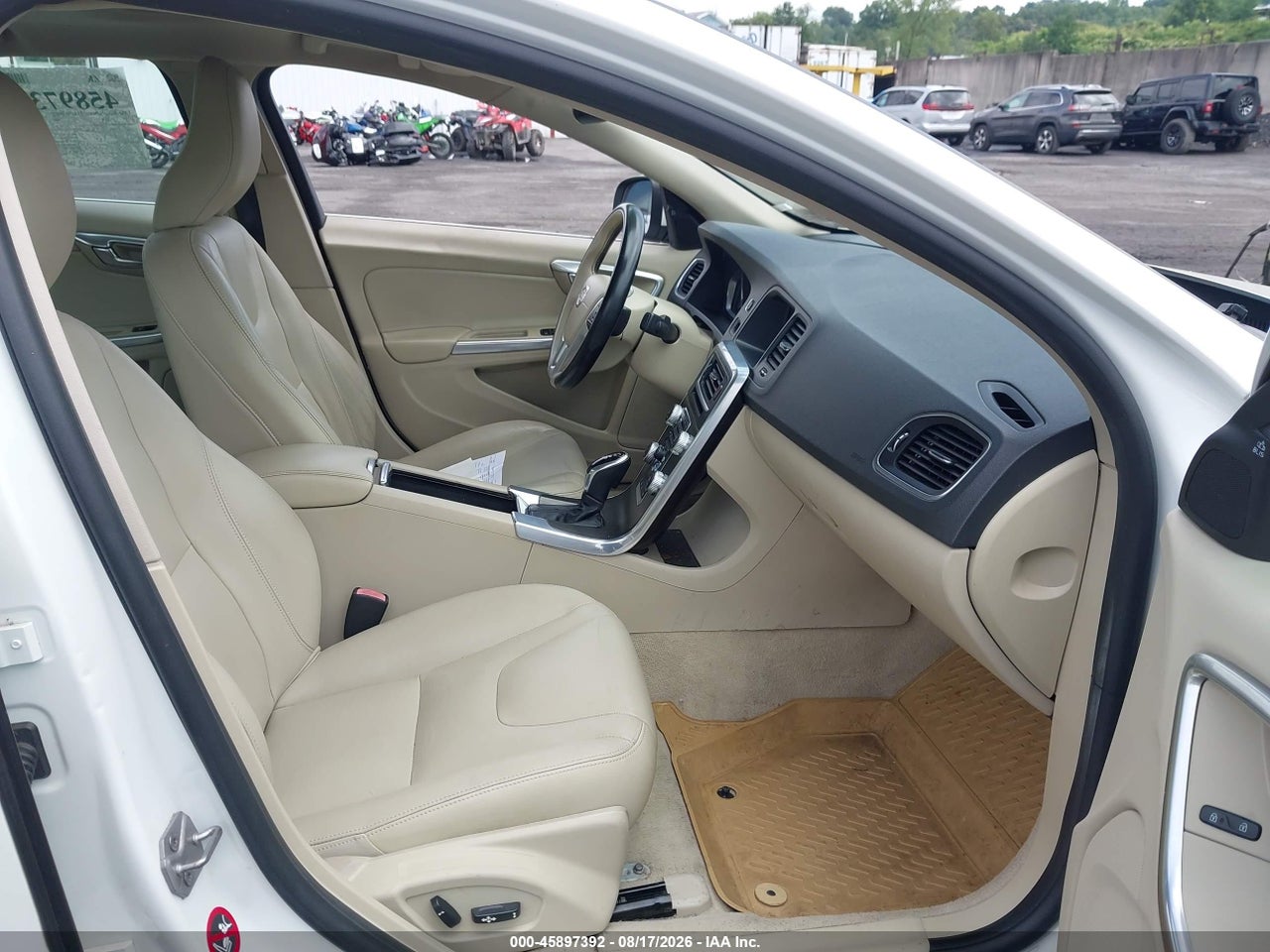 2015 VOLVO S60 T5 PREMIER · 5/11