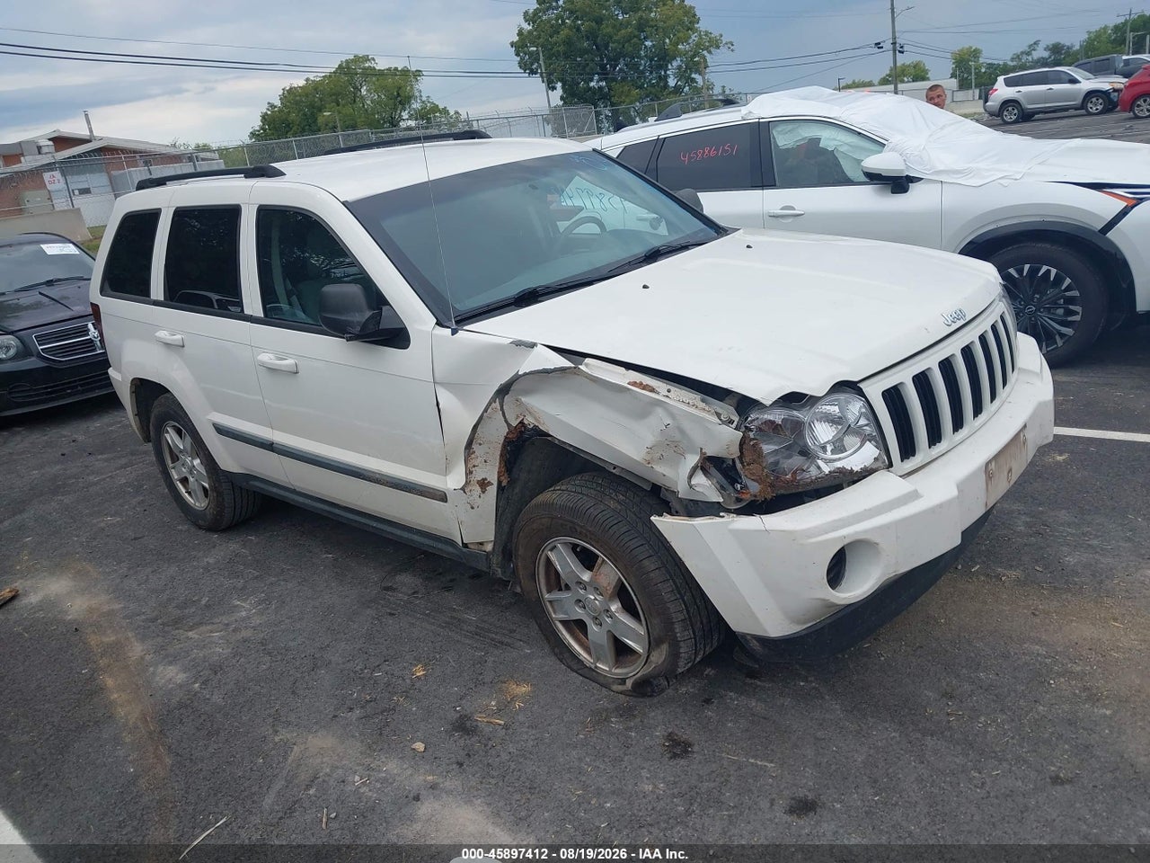1J8GS48K97C****** · 2007 JEEP GRAND CHEROKEE LAREDO