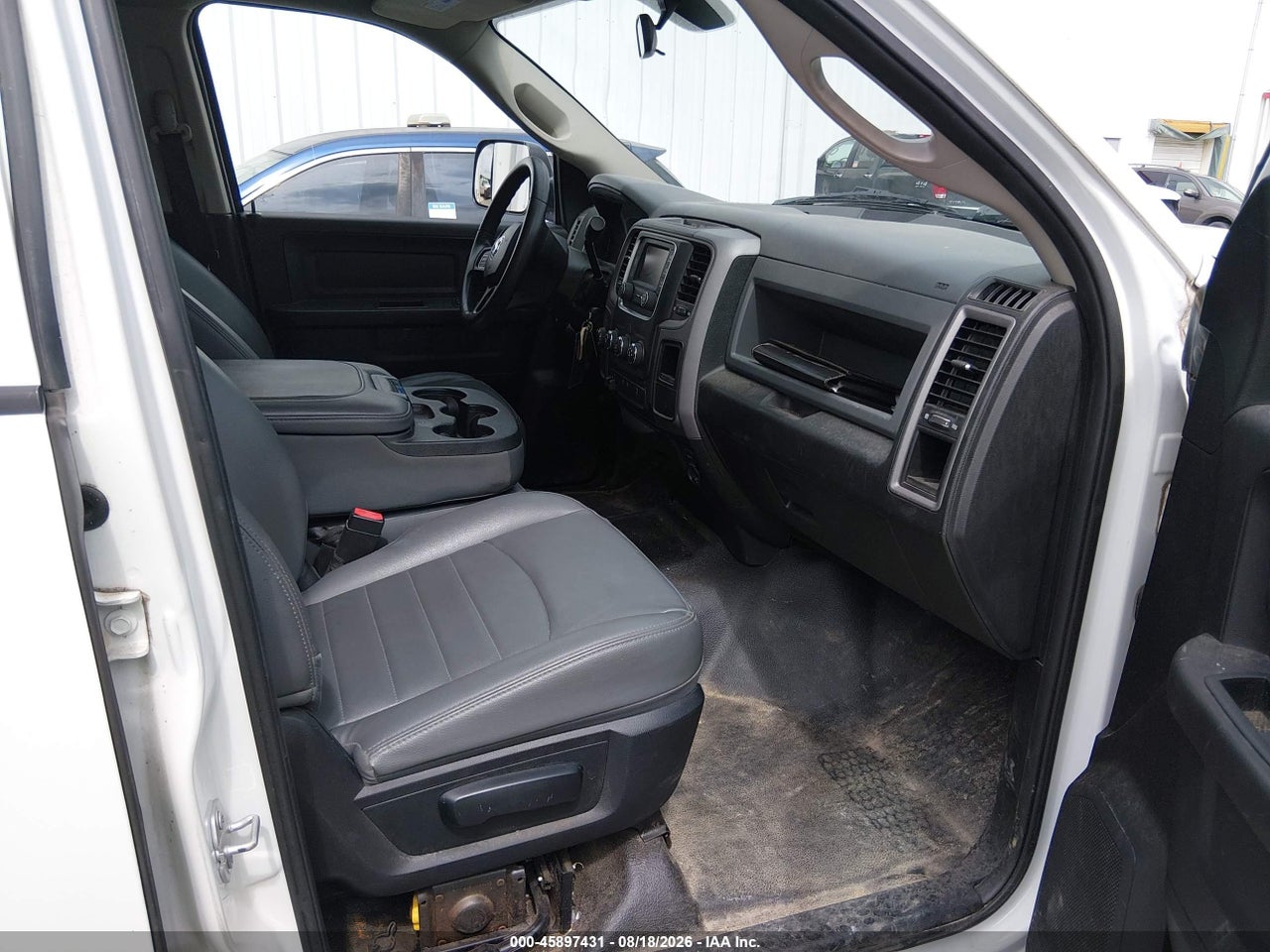 2017 RAM 3500 TRADESMAN  4X4 8' BOX · 5/11