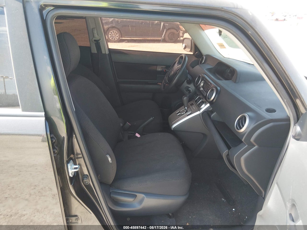 2010 SCION XB · 5/11
