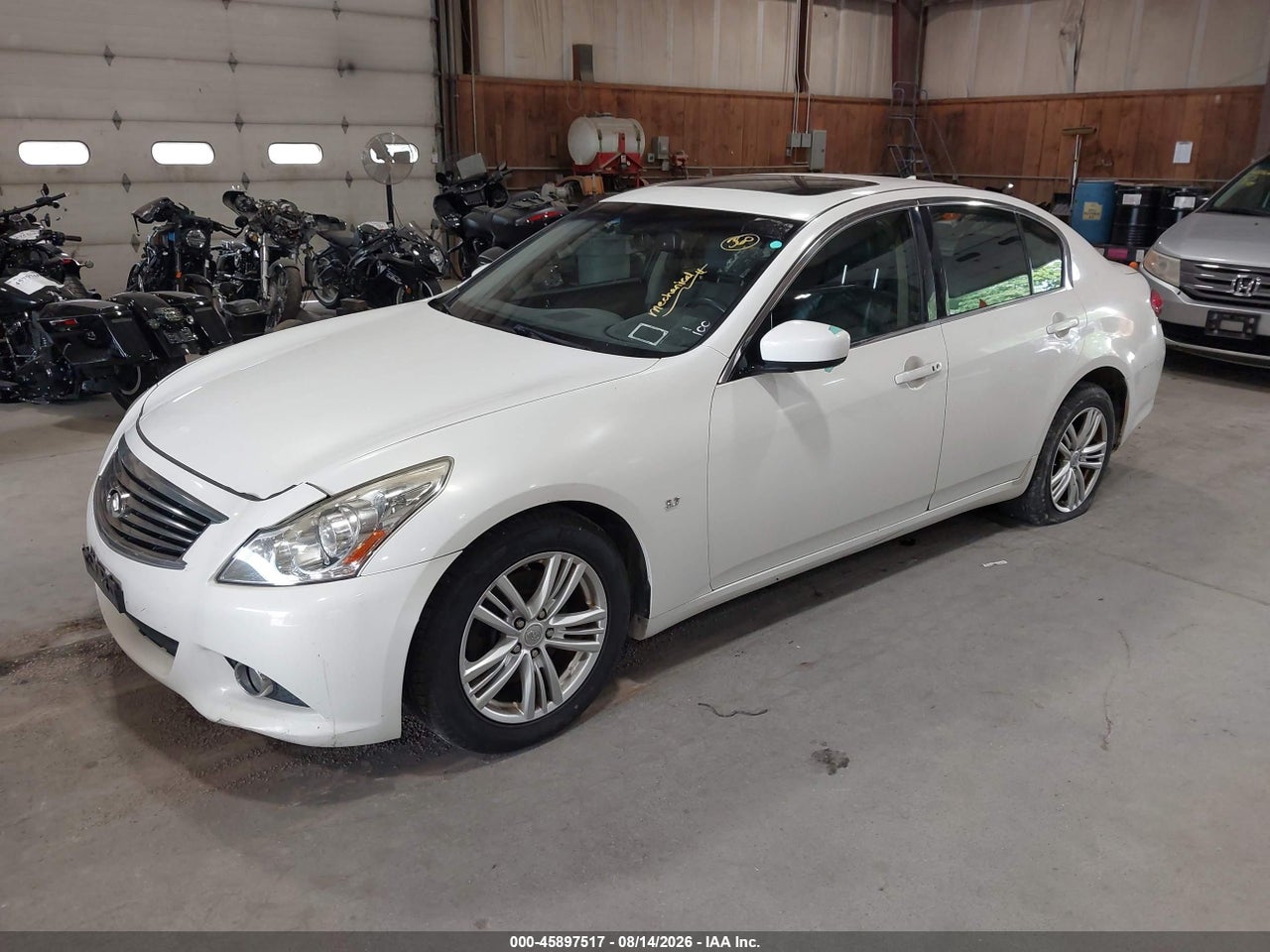 2015 INFINITI Q40   · 2/11