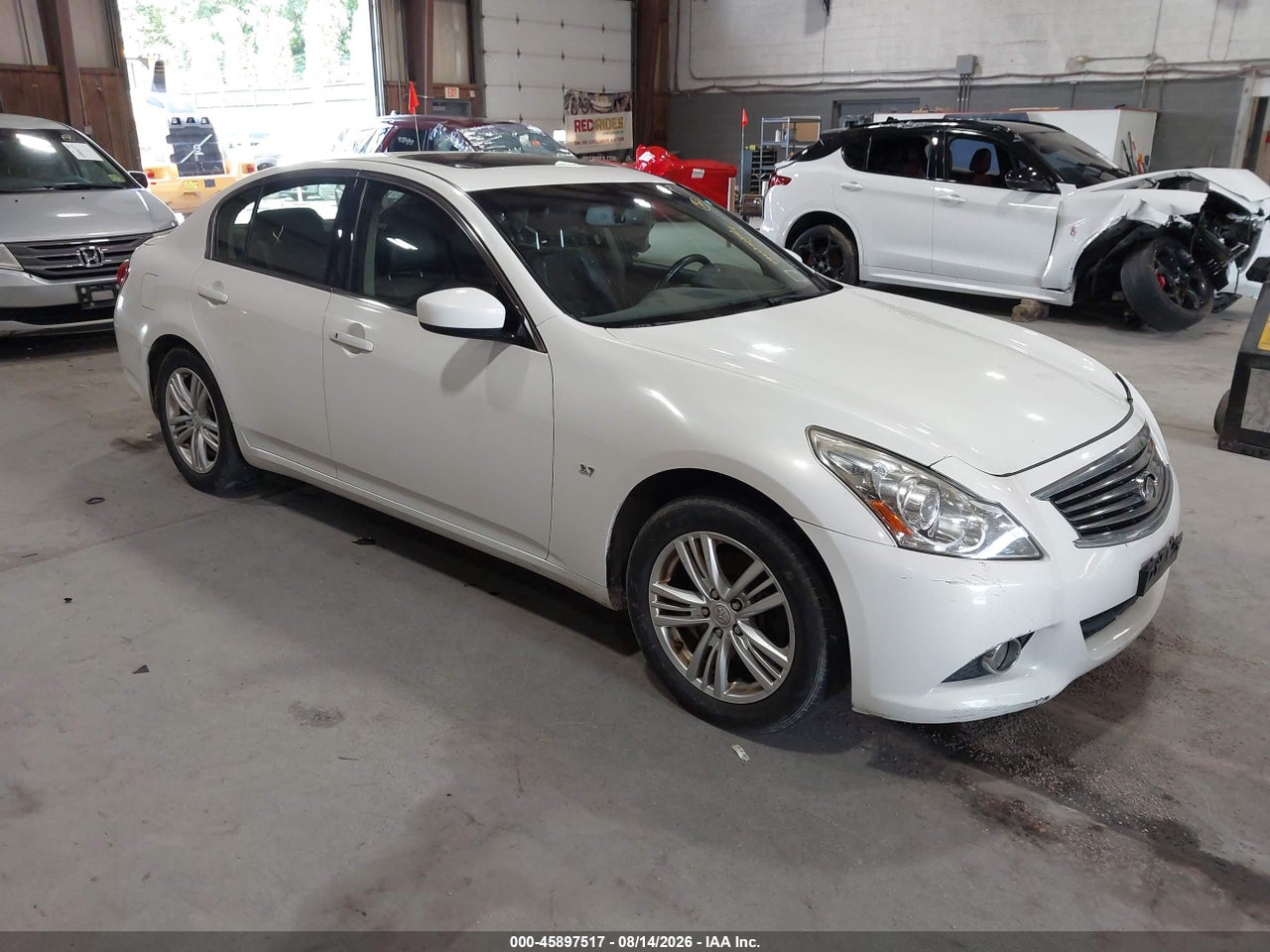 JN1CV6AR0FM****** · 2015 INFINITI Q40
