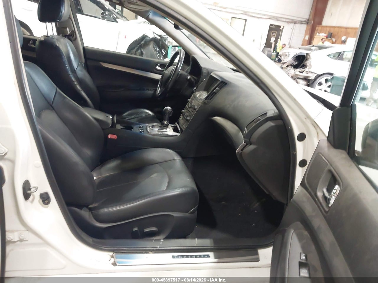 2015 INFINITI Q40   · 5/11