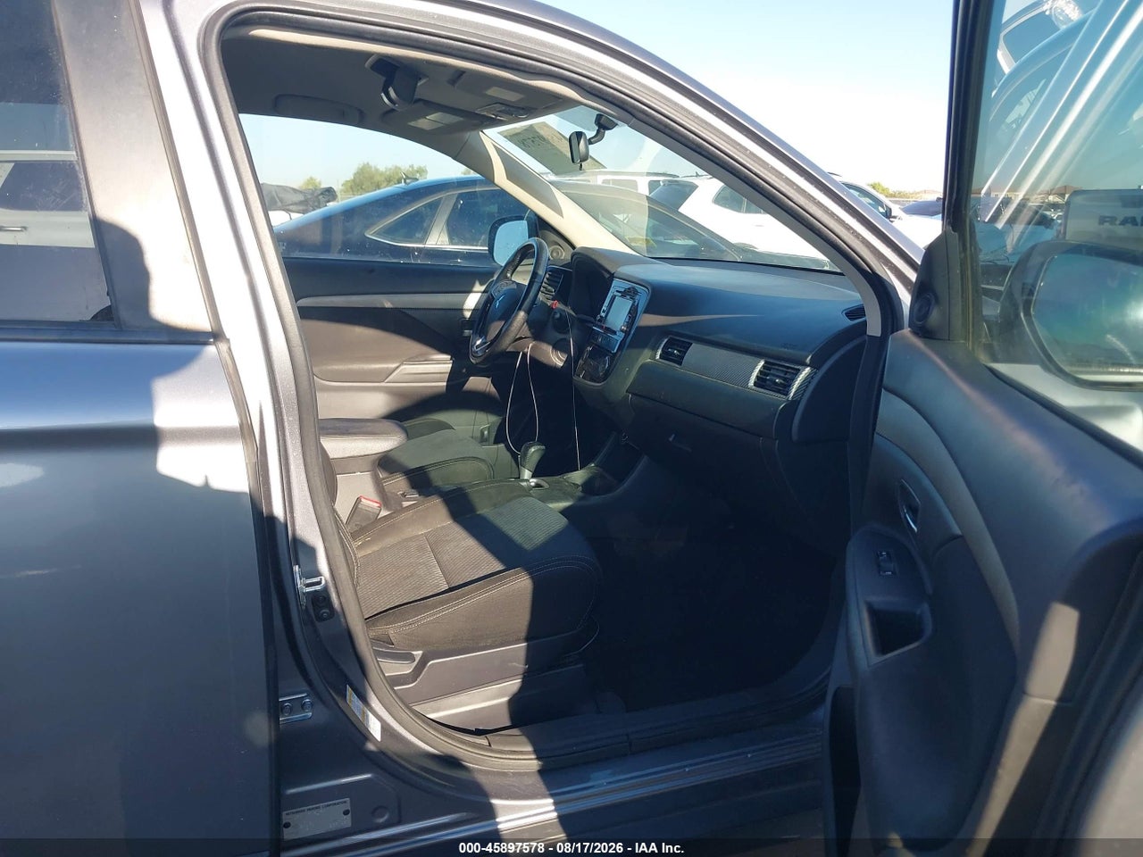2016 MITSUBISHI OUTLANDER SE · 5/10