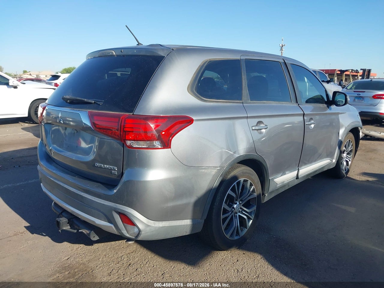 2016 MITSUBISHI OUTLANDER SE · 4/10