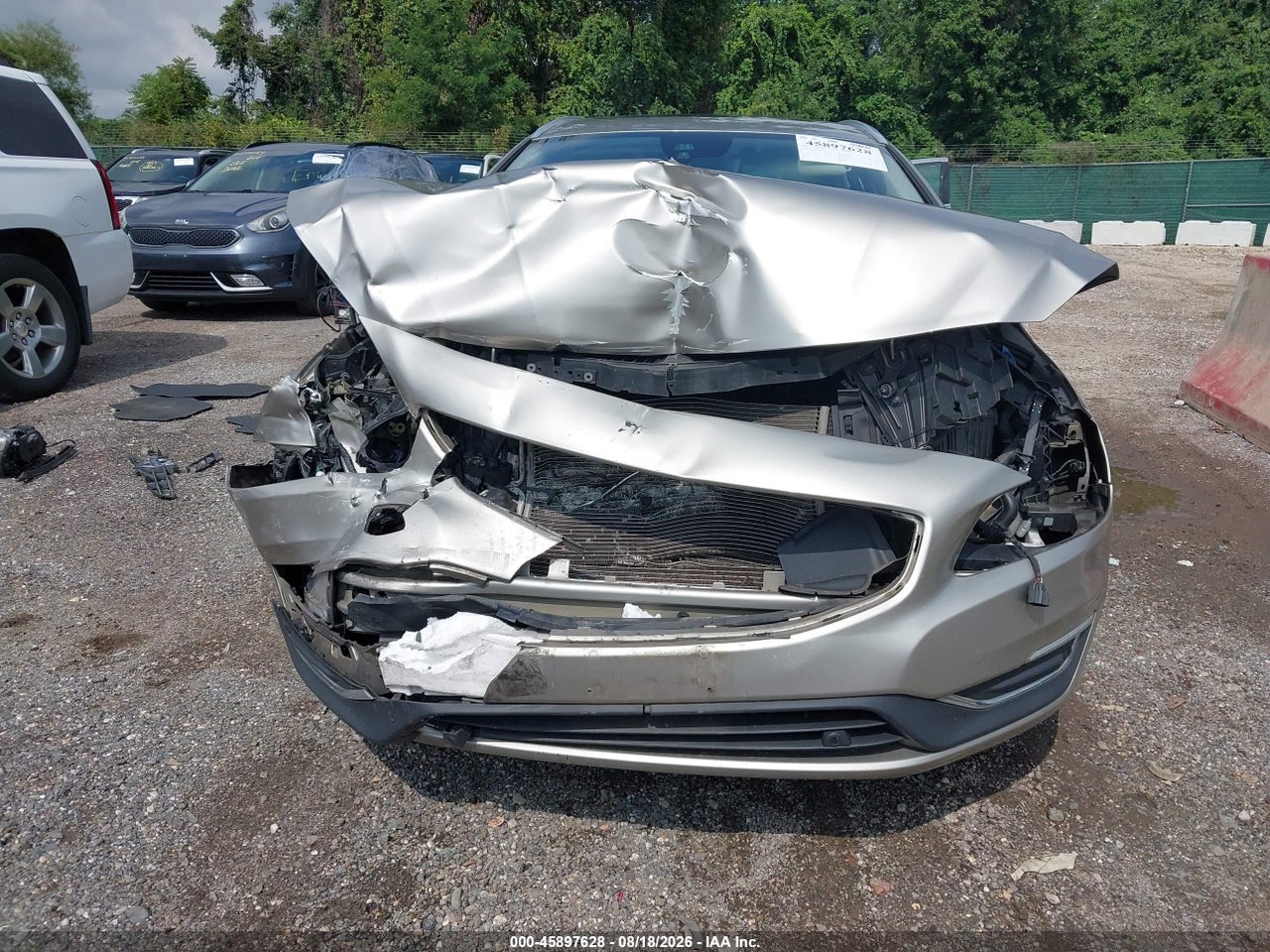 2016 VOLVO V60 T5 DRIVE-E PREMIER · 6/8