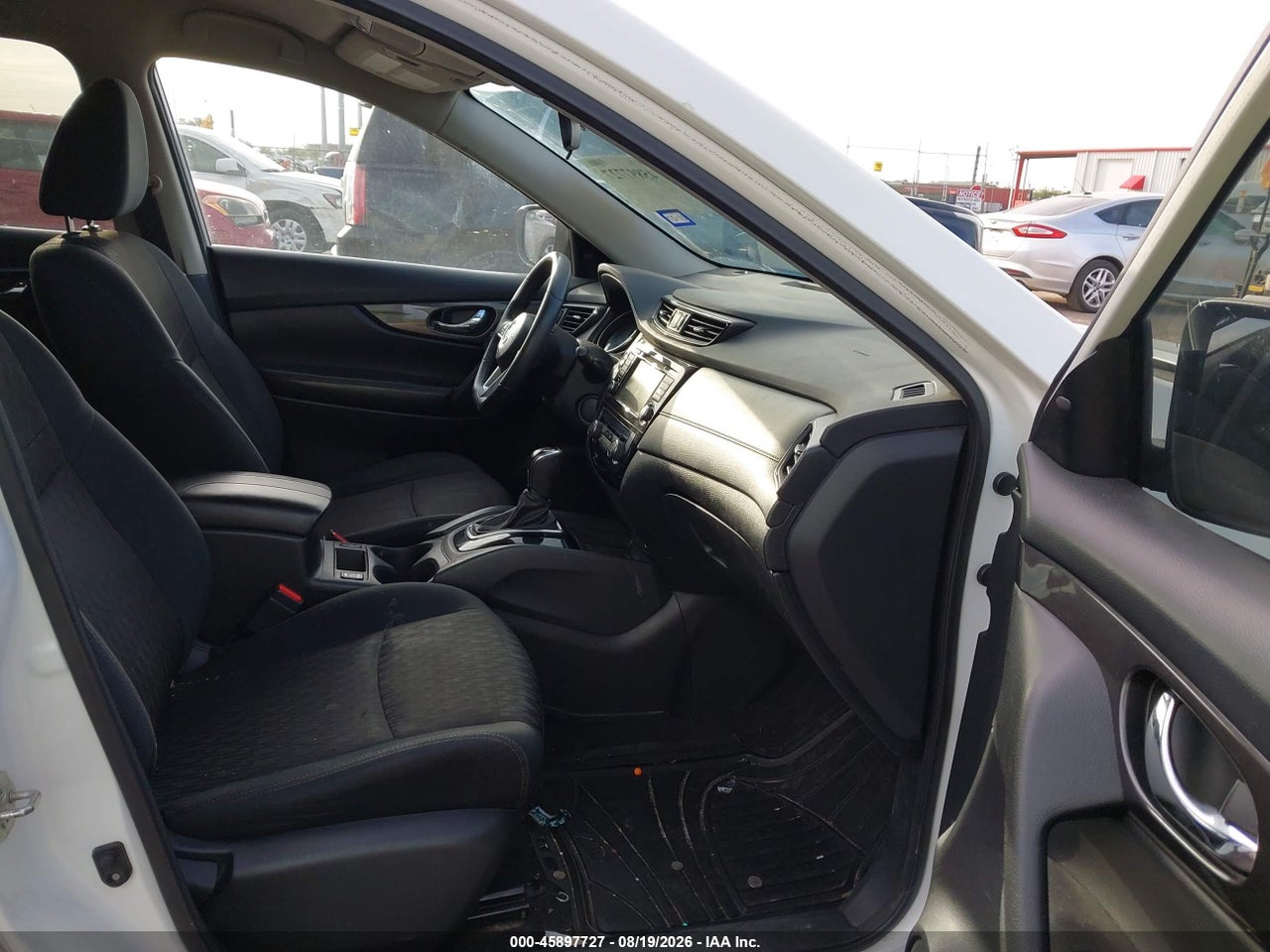 2019 NISSAN ROGUE SV · 5/11