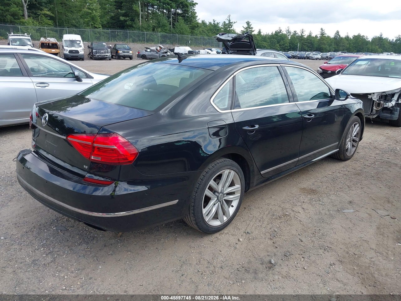 2016 VOLKSWAGEN PASSAT V6 SEL PREMIUM · 4/11