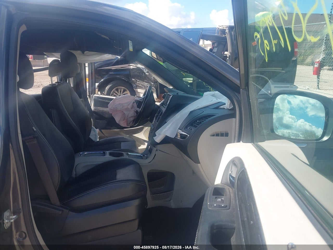 2019 DODGE GRAND CARAVAN SXT · 5/10