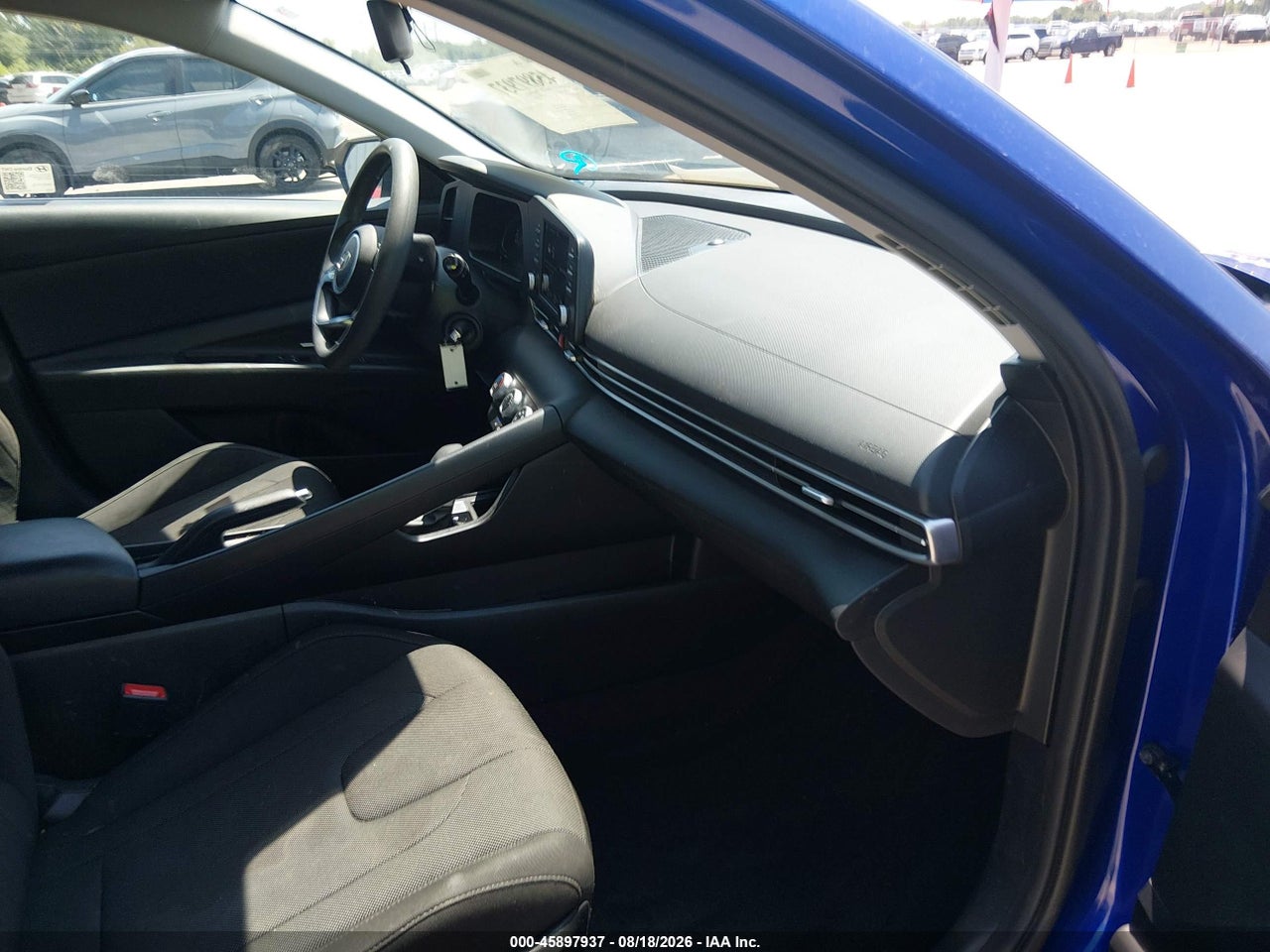 2025 HYUNDAI ELANTRA SE · 5/11