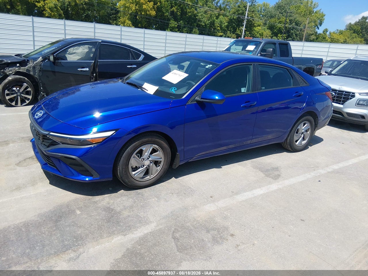 2025 HYUNDAI ELANTRA SE · 2/11