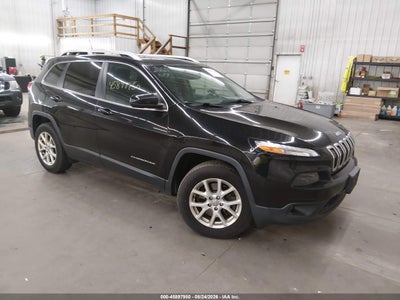 1C4PJMCS2HW****** · 2017 JEEP CHEROKEE LATITUDE
