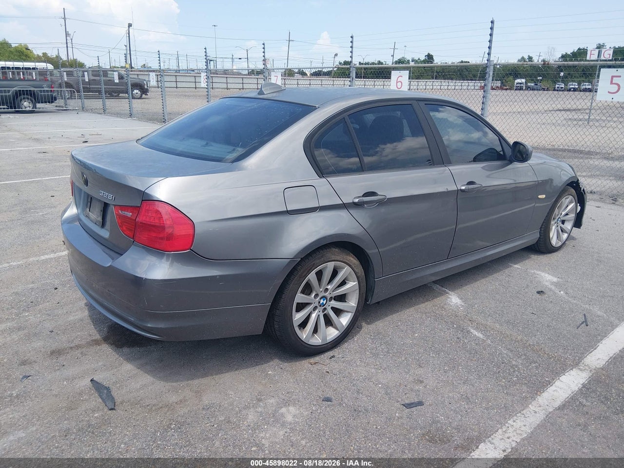 2011 BMW 328I · 4/11