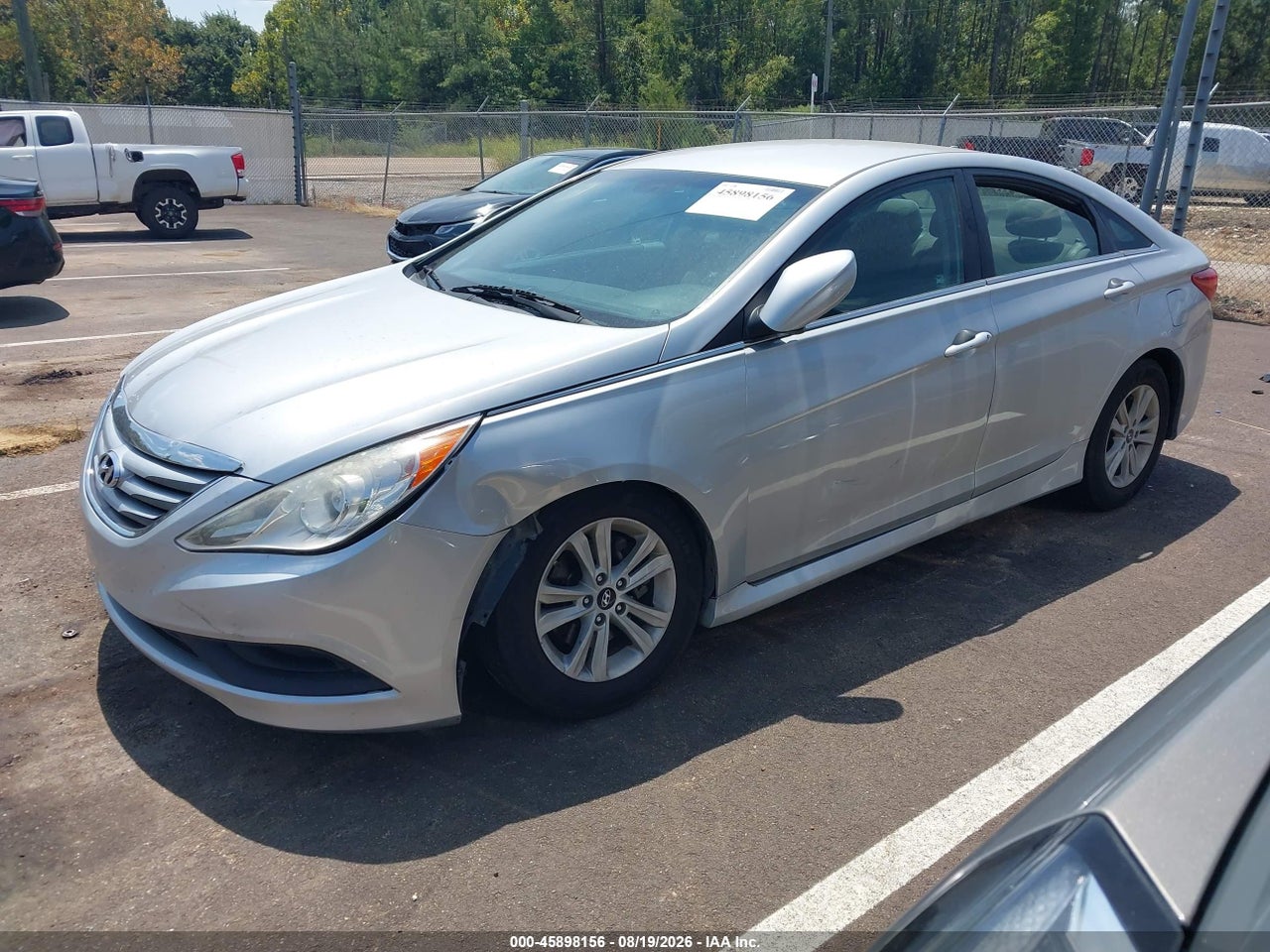 2014 HYUNDAI SONATA GLS · 2/10