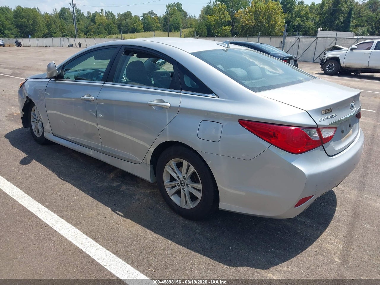 2014 HYUNDAI SONATA GLS · 3/10