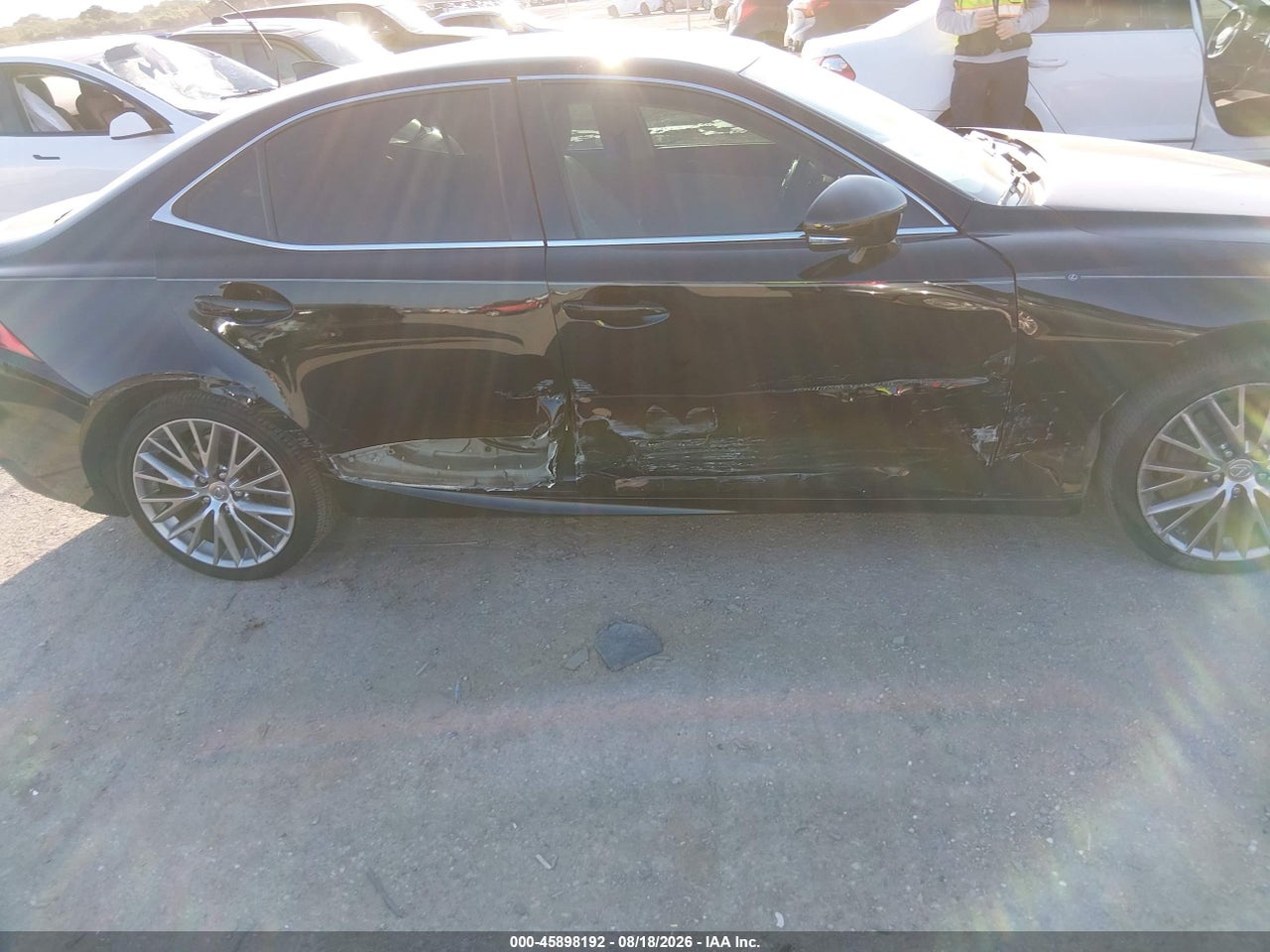 2016 LEXUS IS 200T · 6/11