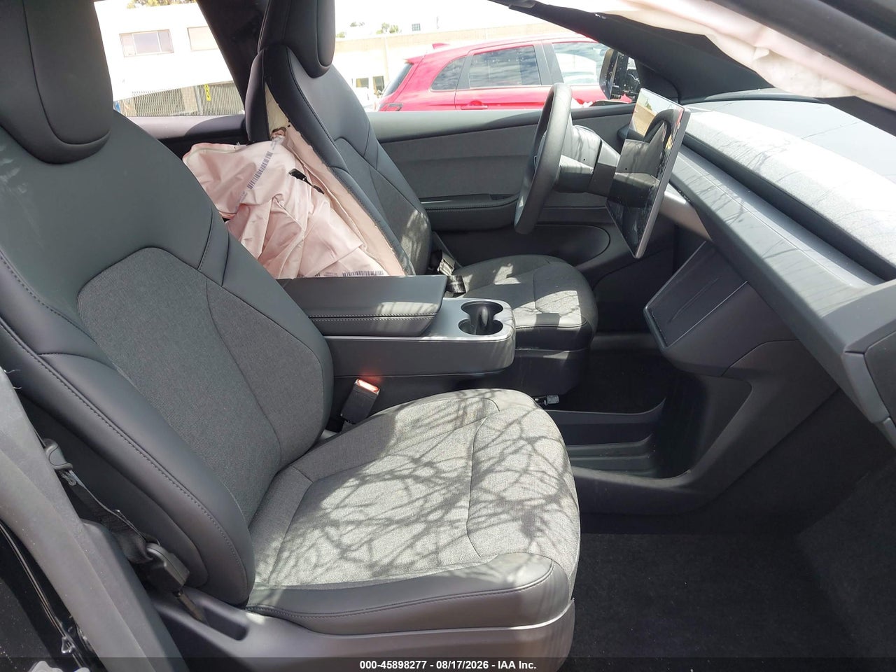 2026 TESLA MODEL Y   · 5/9
