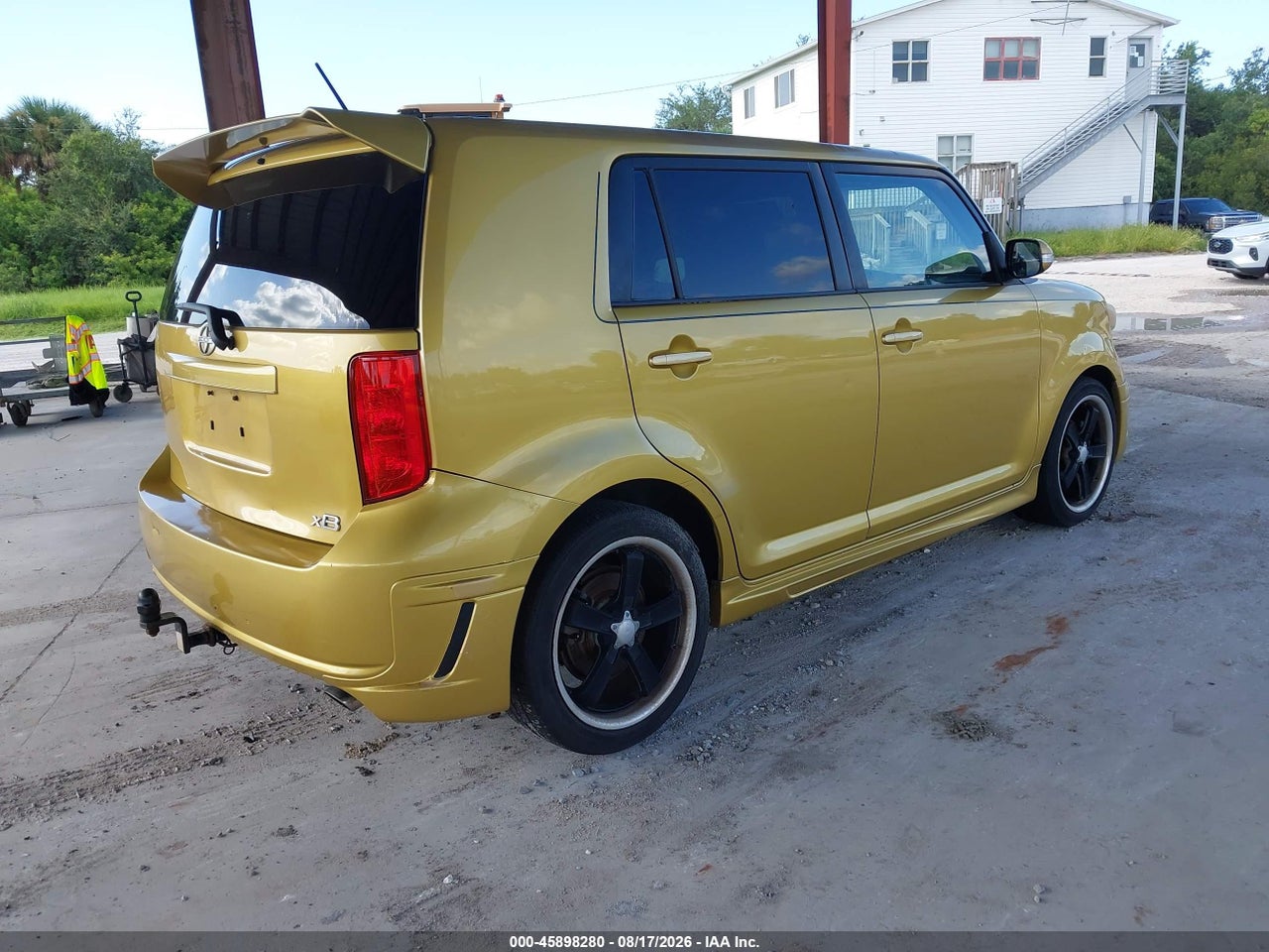 2008 SCION XB · 4/11