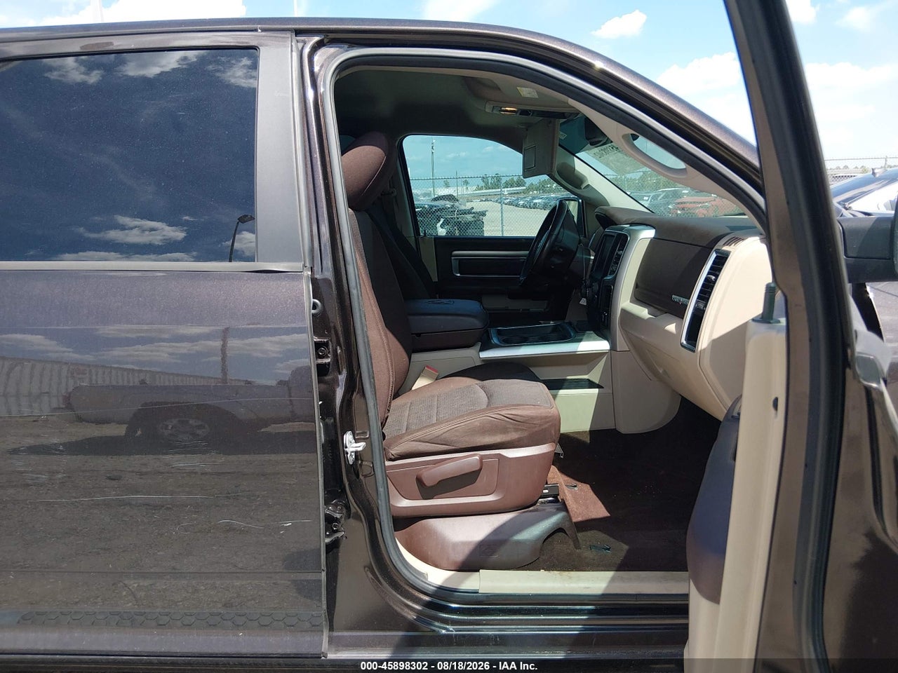 2016 RAM 1500 SLT · 5/11