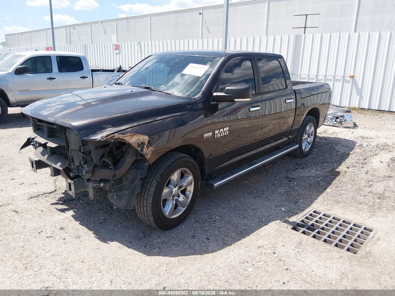 2016 RAM 1500 SLT · 2/11