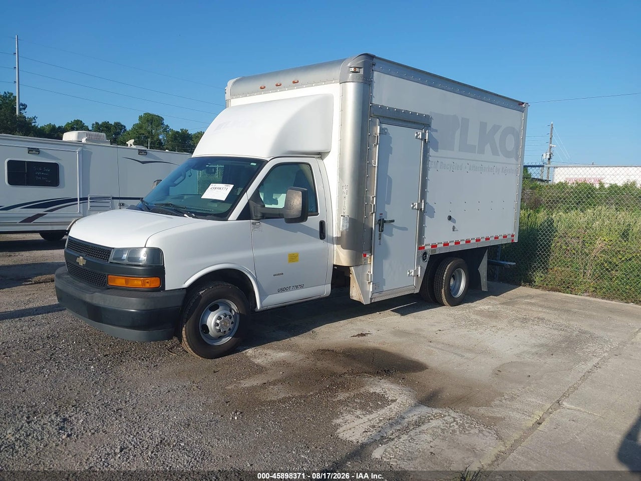 2020 CHEVROLET EXPRESS CUTAWAY WORK VAN · 2/4