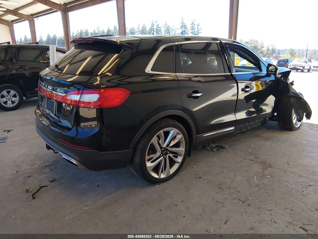 2016 LINCOLN MKX RESERVE · 4/11