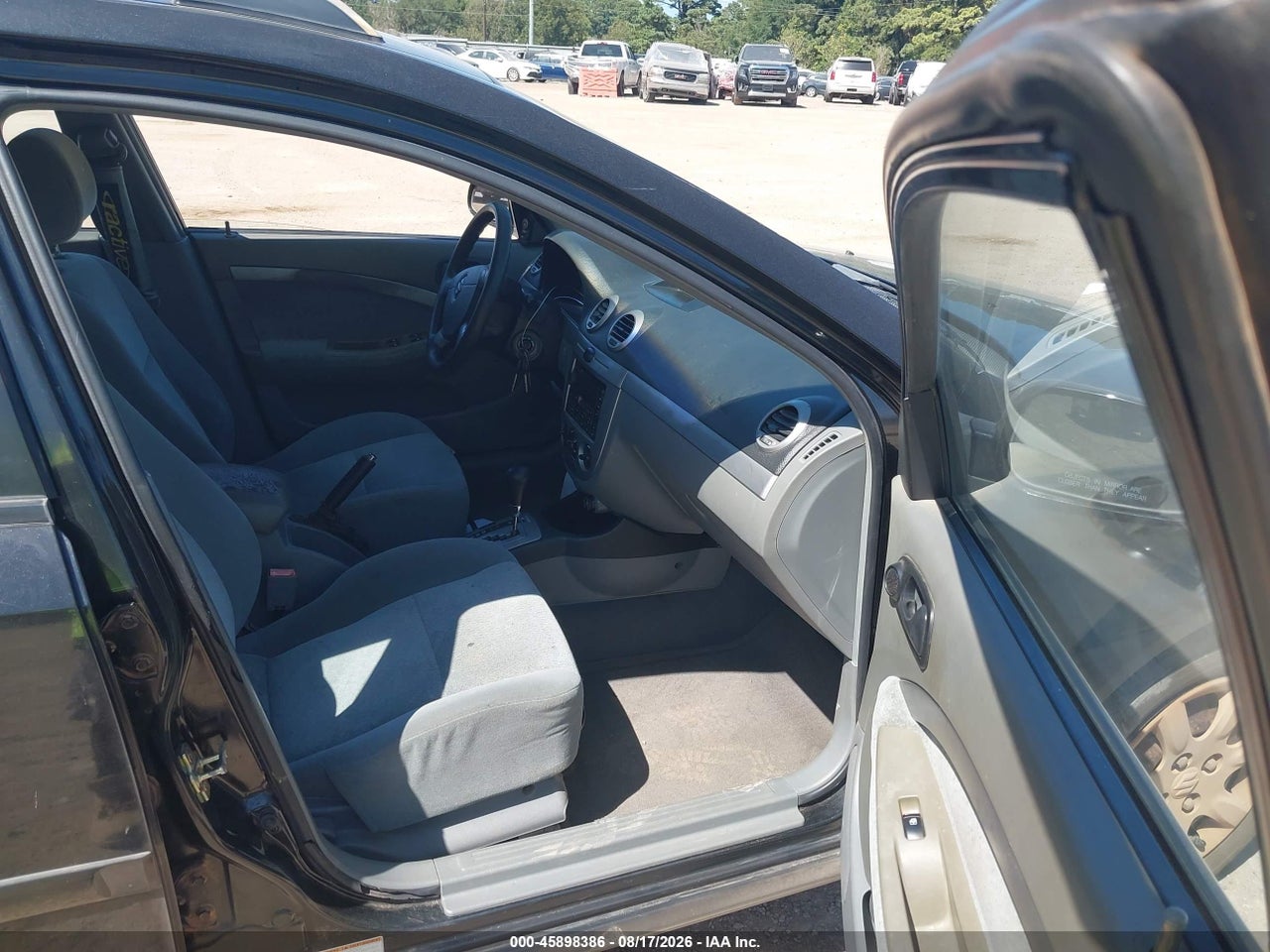 2005 SUZUKI FORENZA S · 5/11