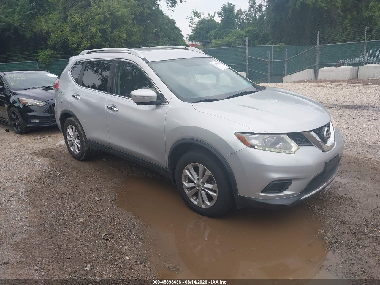 KNMAT2MT1FP****** · 2015 NISSAN ROGUE SV