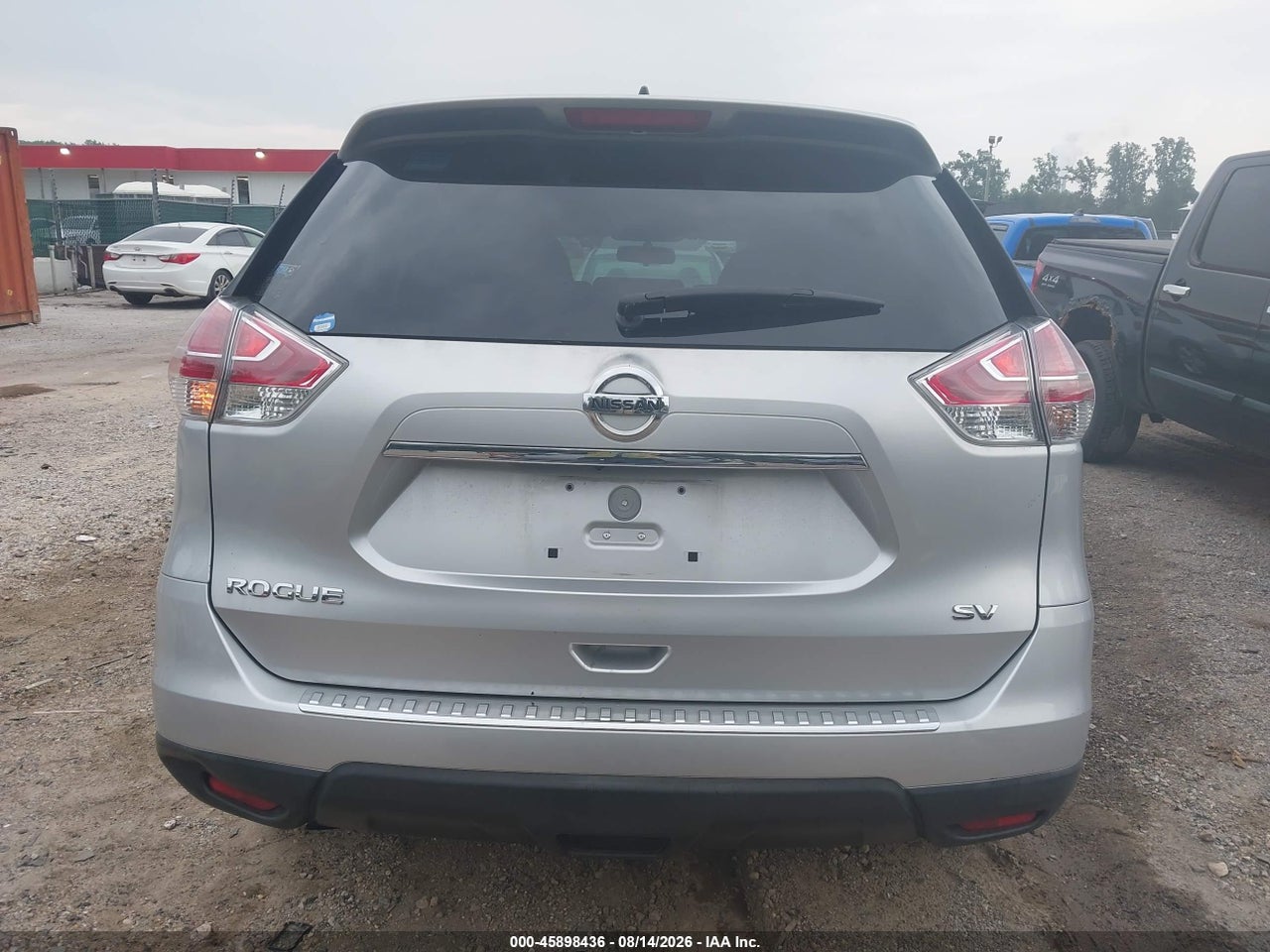 2015 NISSAN ROGUE SV · 6/11