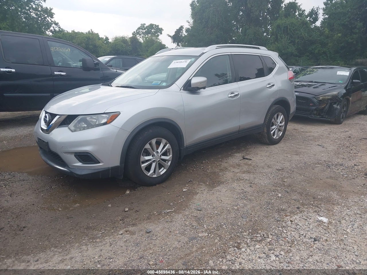 2015 NISSAN ROGUE SV · 2/11