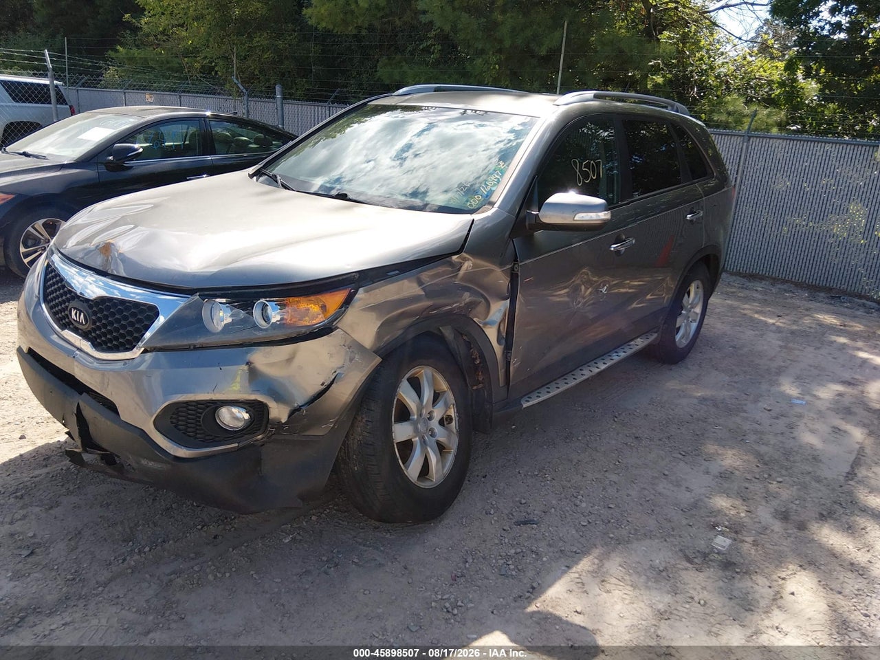 2013 KIA SORENTO LX · 2/11