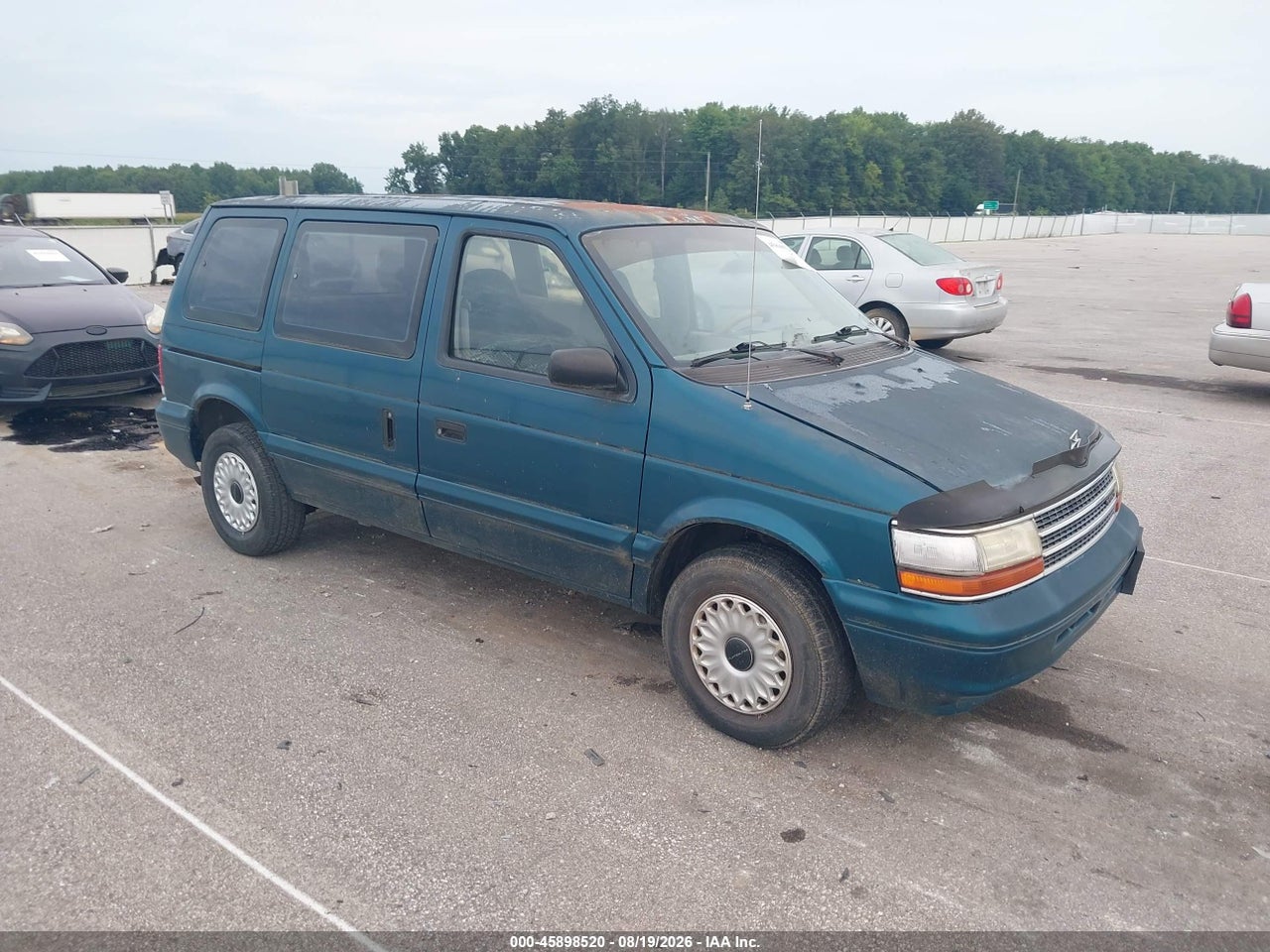 1995 PLYMOUTH VOYAGER  