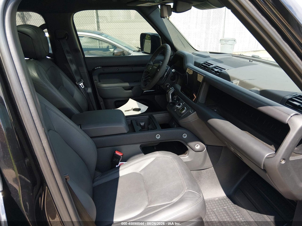2024 LAND ROVER DEFENDER 110 P525 V8 · 5/11