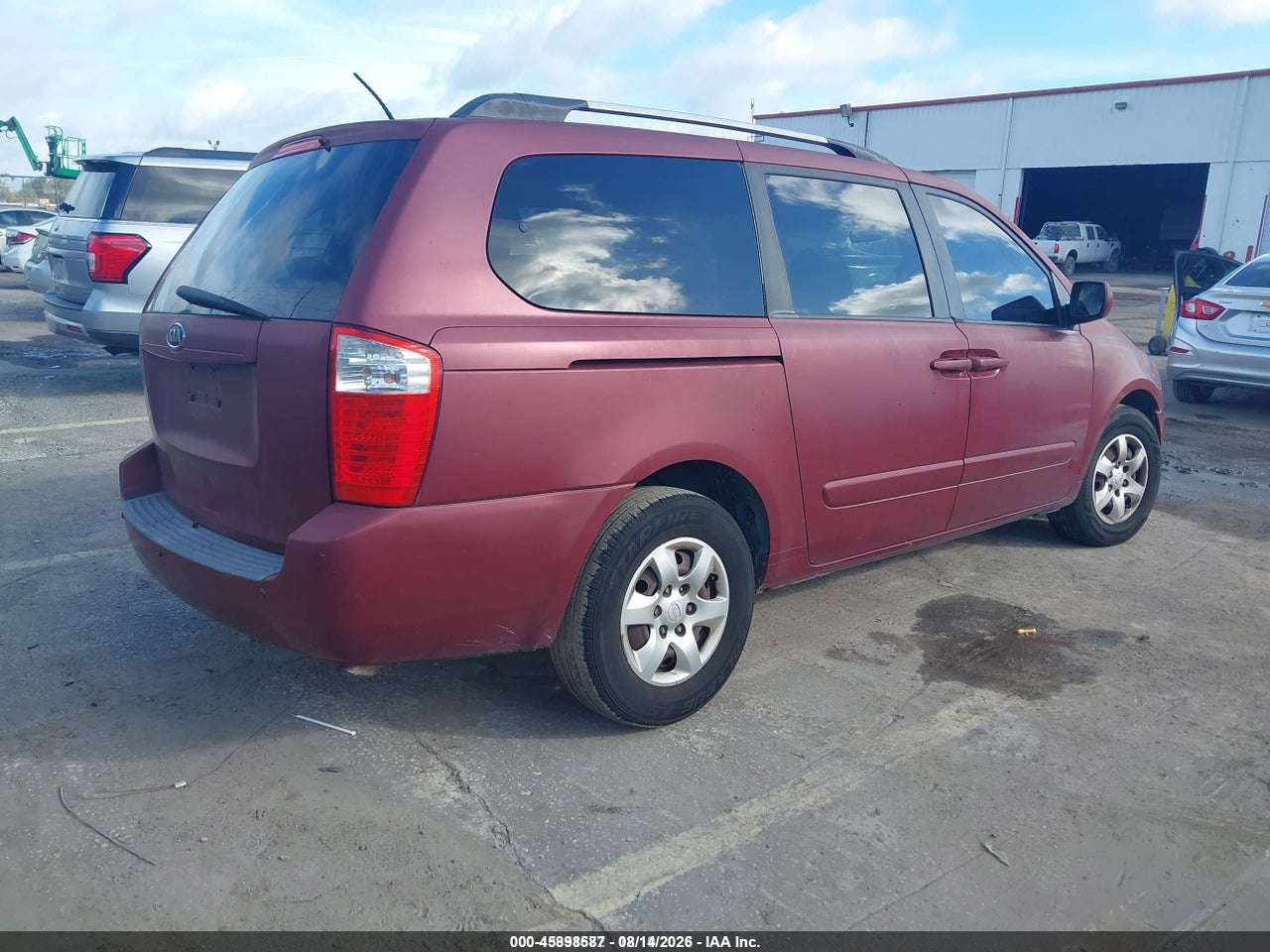 2010 KIA SEDONA LX · 4/11
