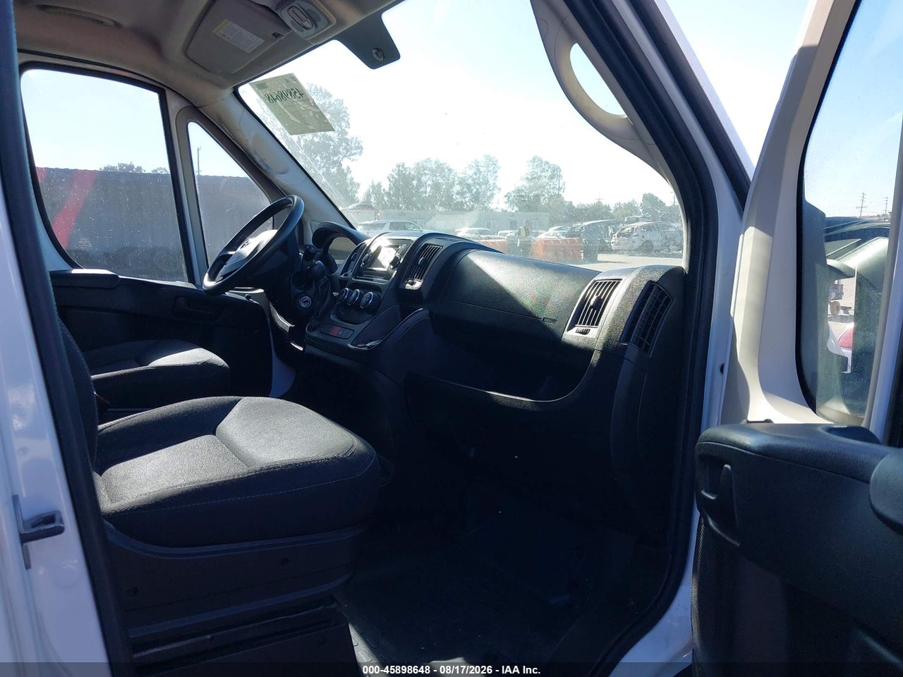2018 RAM PROMASTER 1500 LOW ROOF 136 WB · 5/11