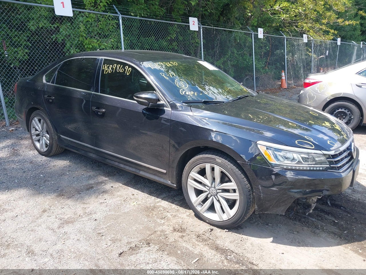 1VWGT7A36HC****** · 2017 VOLKSWAGEN PASSAT 1.8T SE