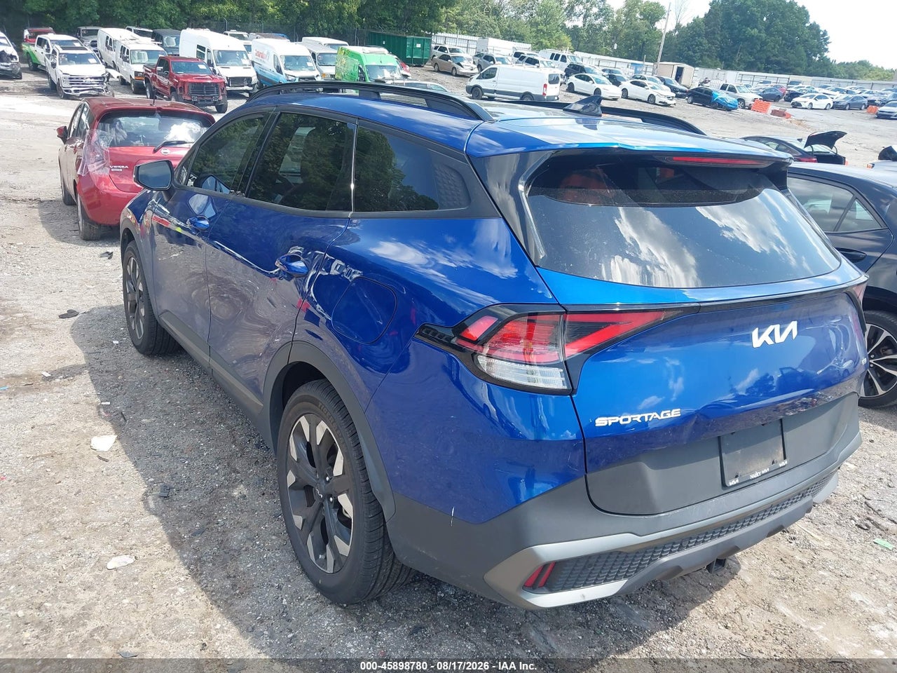 2023 KIA SPORTAGE X-LINE · 3/11