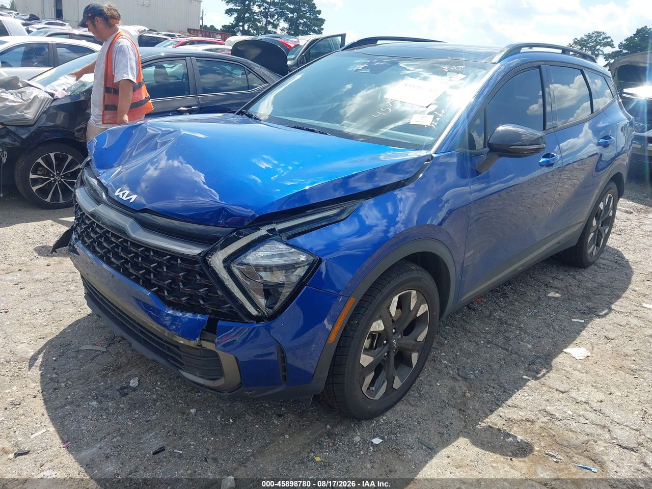 2023 KIA SPORTAGE X-LINE · 2/11