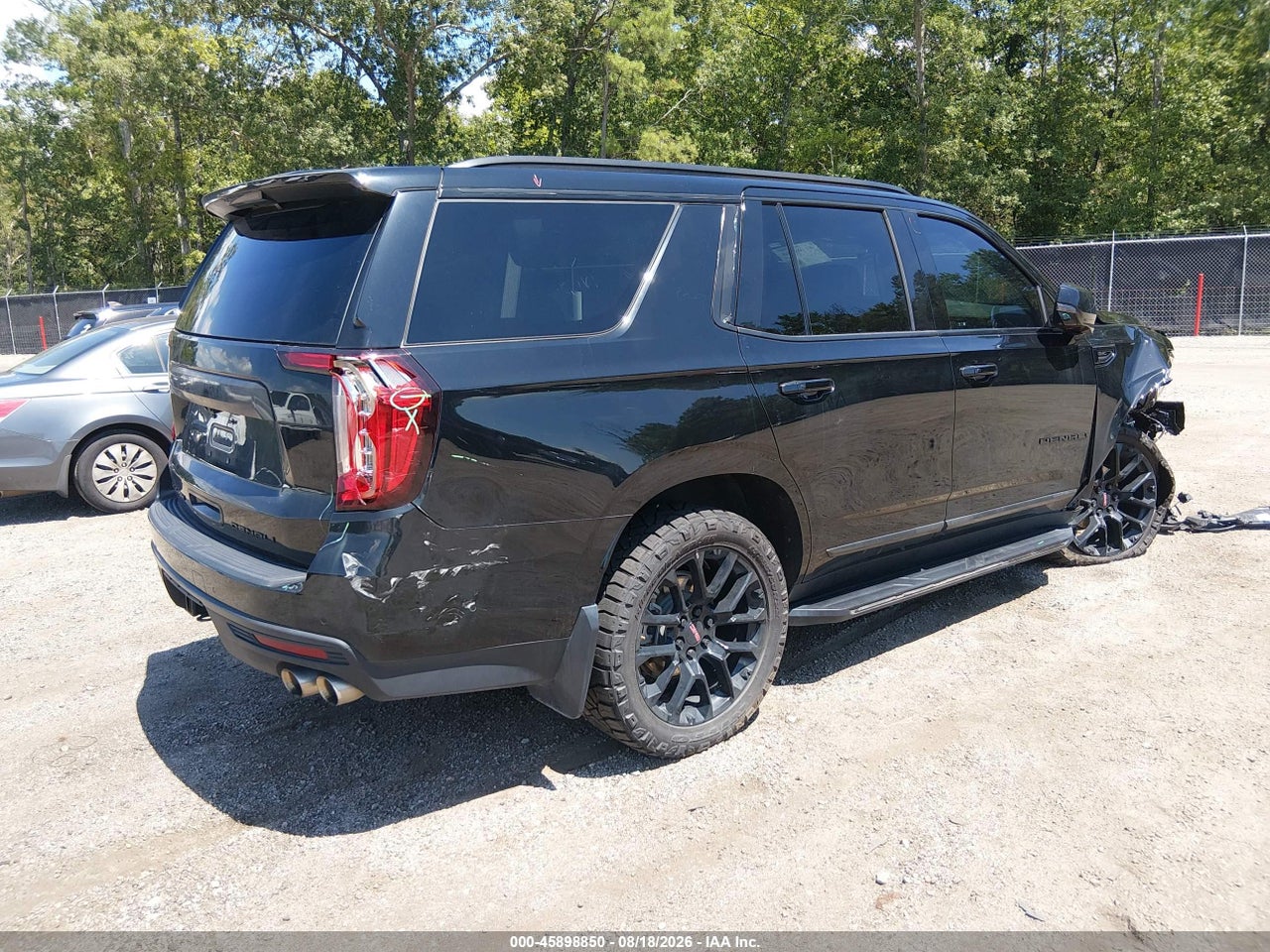 2023 GMC YUKON 4WD DENALI · 4/11