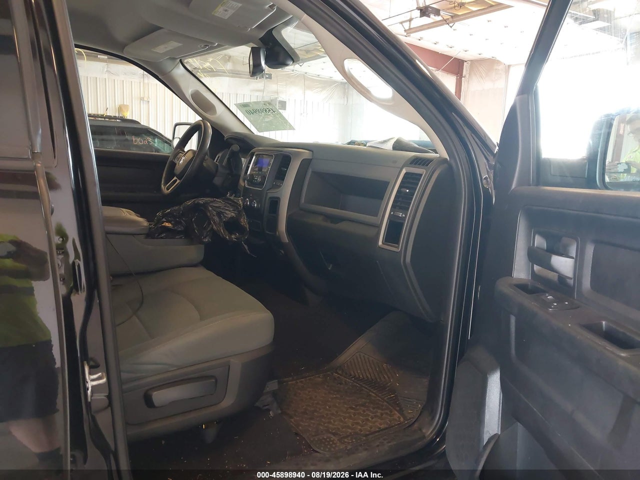 2015 RAM 1500 ST · 5/11