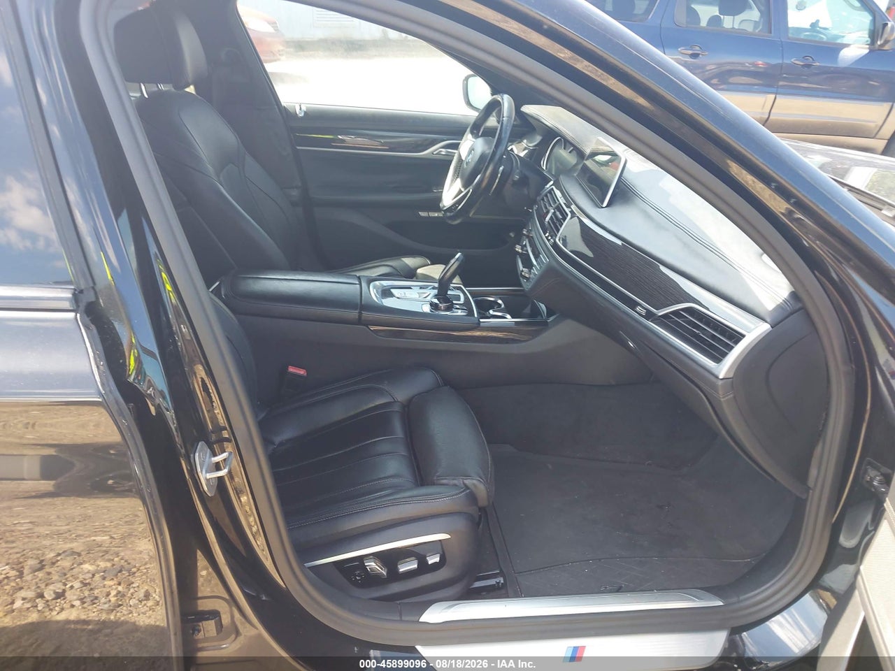 2017 BMW 740I · 5/10