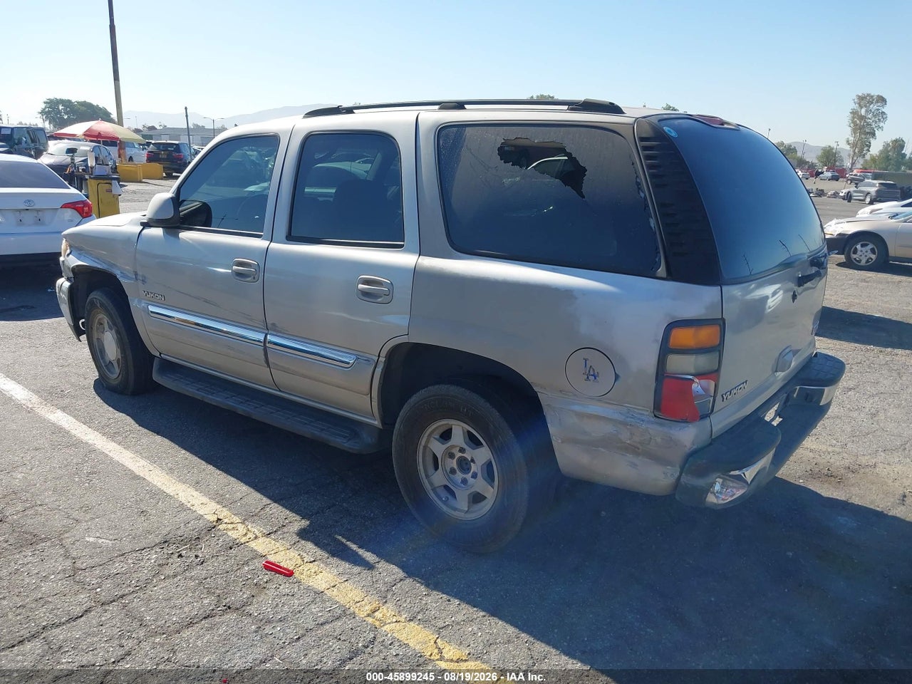 2004 GMC YUKON SLT · 3/10