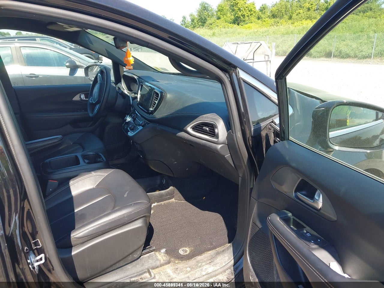 2025 CHRYSLER PACIFICA SELECT · 5/11