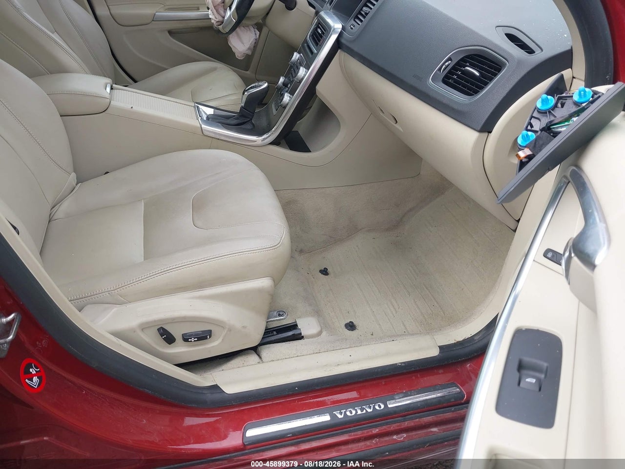 2015 VOLVO S60 T5 PLATINUM · 5/10