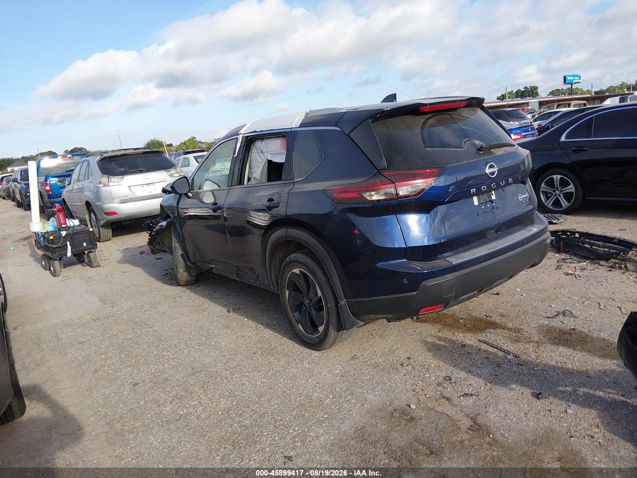 2024 NISSAN ROGUE SV FWD · 3/11