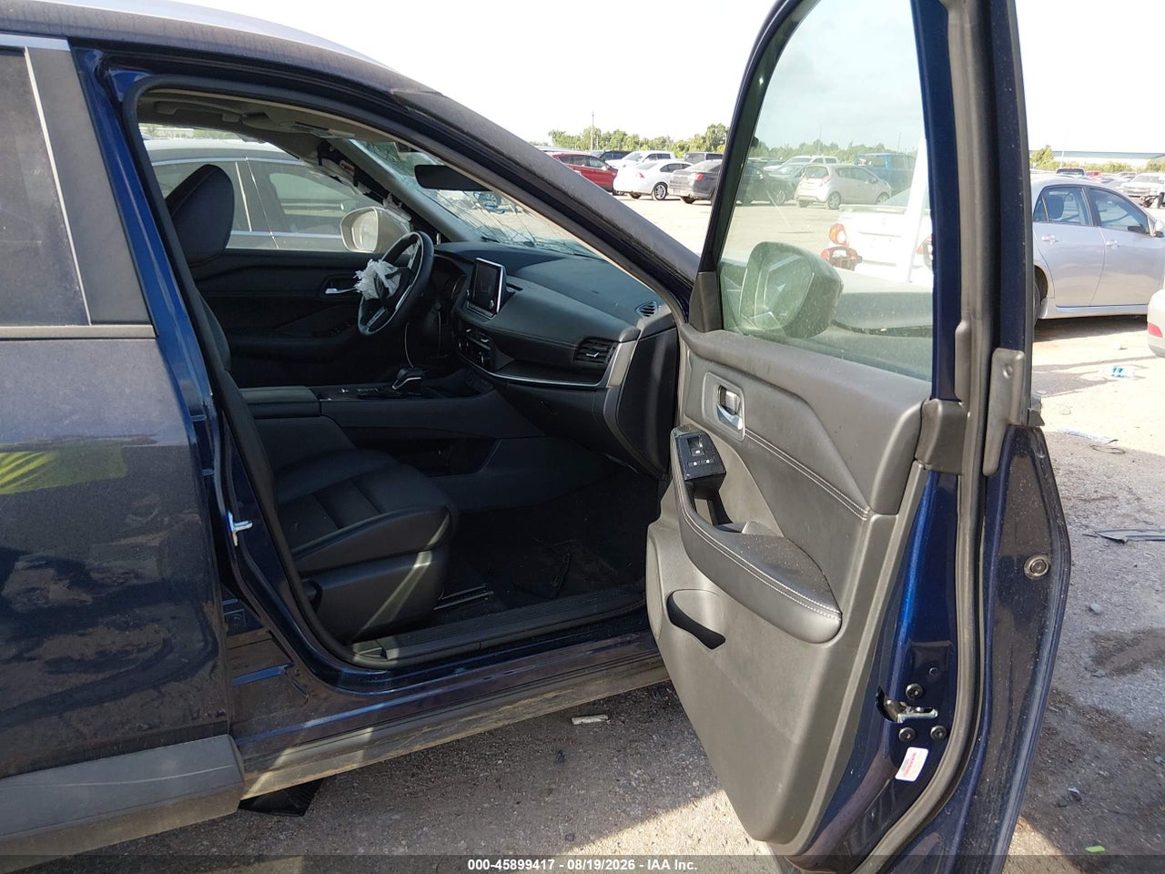 2024 NISSAN ROGUE SV FWD · 5/11