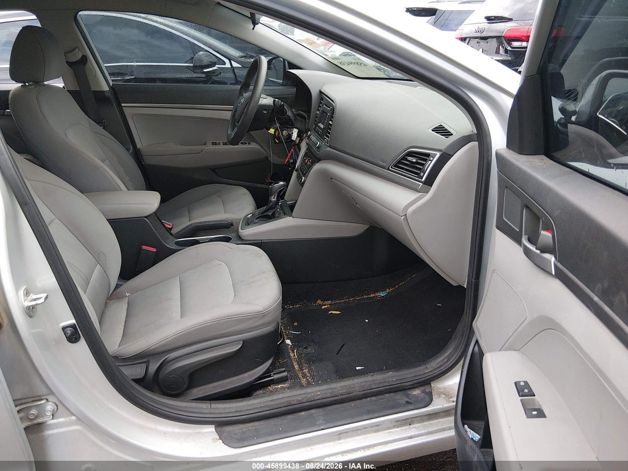 2017 HYUNDAI ELANTRA SE · 5/11